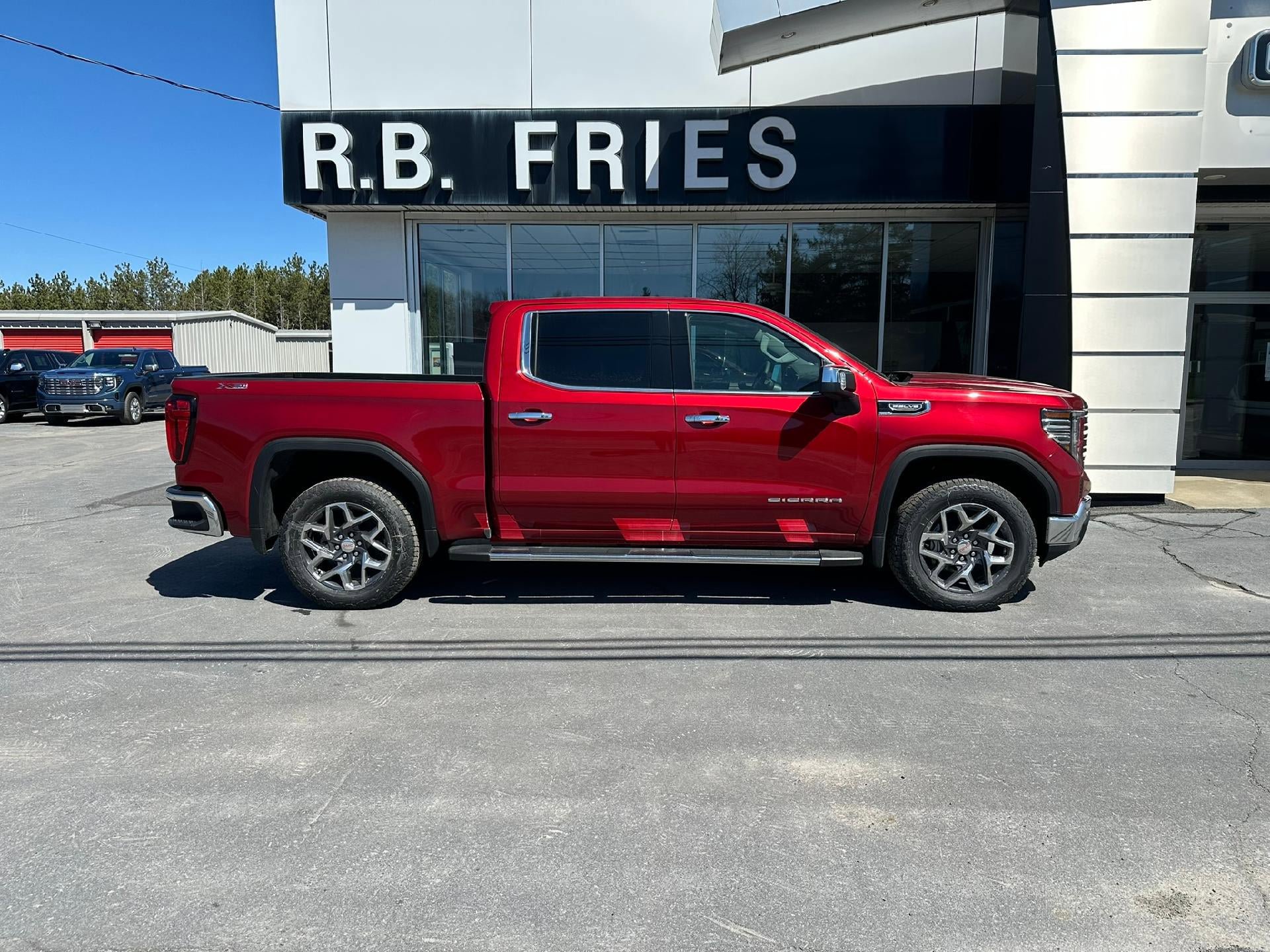 New 2026 GMC Sierra 1500 SLT w/ SLT Premium Plus Package AWD/4WD image 5