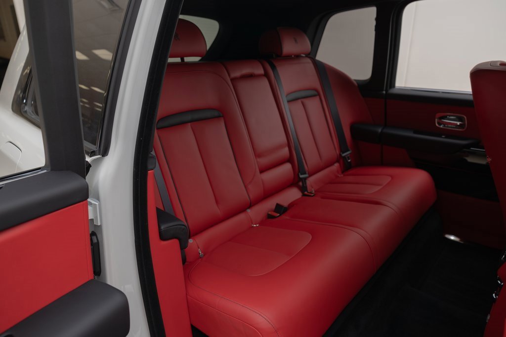 Used 2023 Rolls-Royce Cullinan image 31