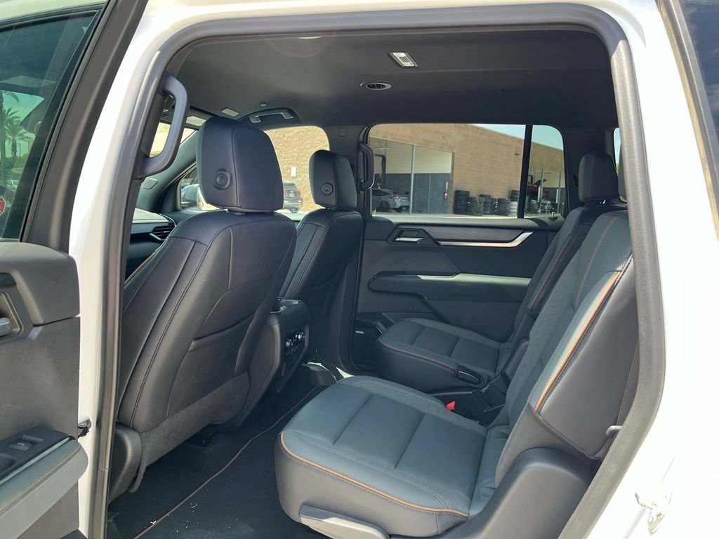 Used 2024 GMC Acadia AT4 w/ Luxury Package AWD/4WD image 15