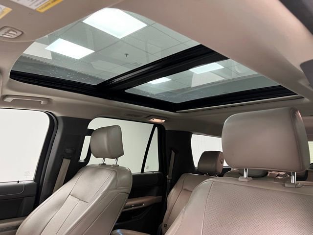 Used 2018 Ford Expedition Max XLT w/ Equipment Group 202A AWD/4WD image 41