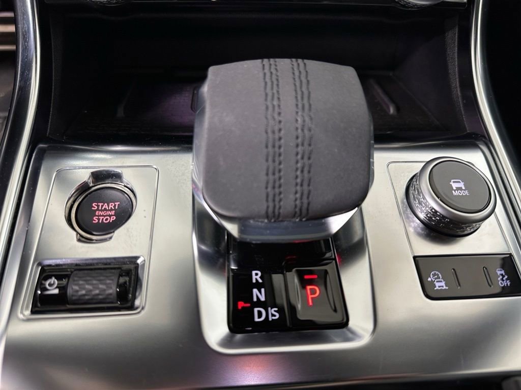 Used 2024 Jaguar XF R-Dynamic SE image 15