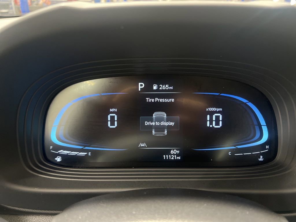 Used 2025 Hyundai Venue SEL image 20