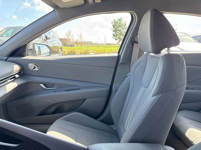 Used 2023 Hyundai Elantra SEL image 22