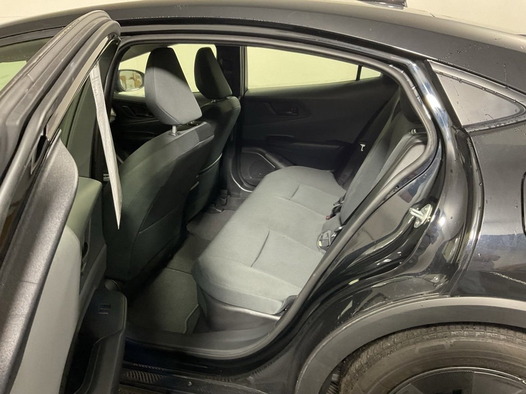 Used 2025 Toyota Prius LE image 31