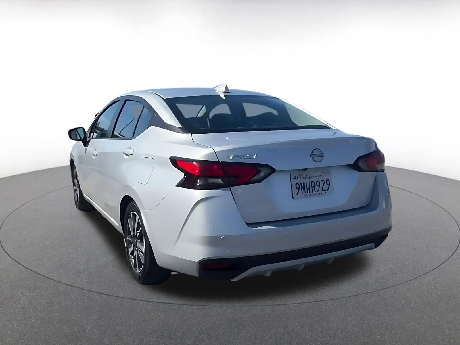 Used 2025 Nissan Versa SV FWD image 11