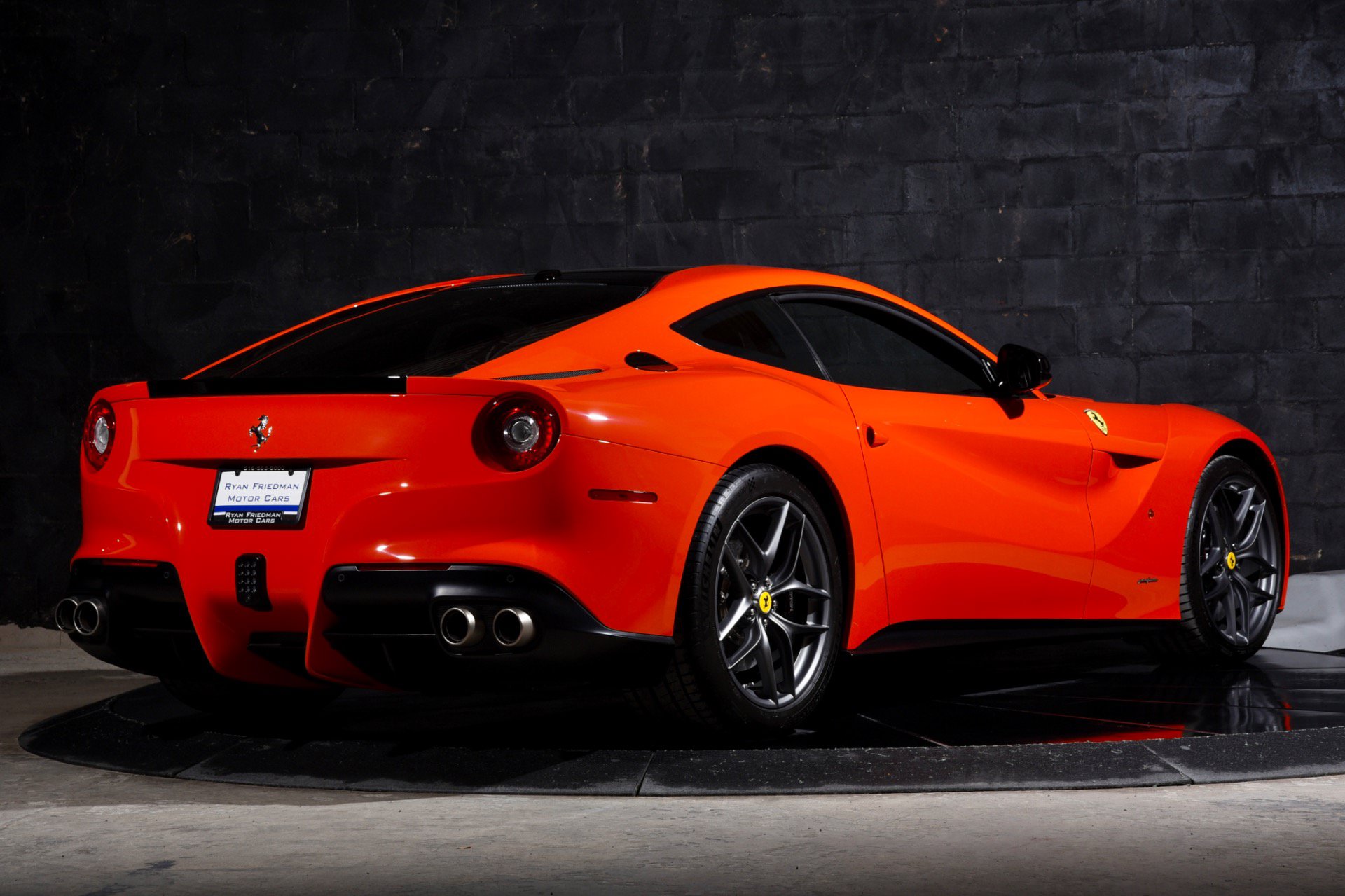 Used 2014 Ferrari F12 Berlinetta RWD image 13