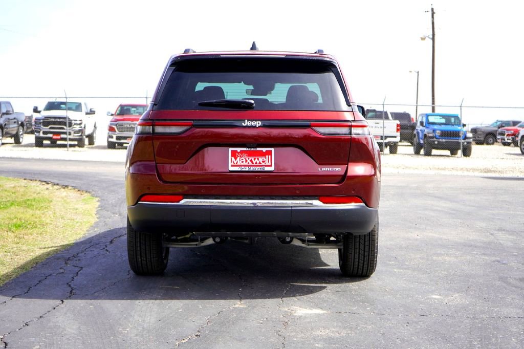 New 2026 Jeep Grand Cherokee Laredo RWD image 7