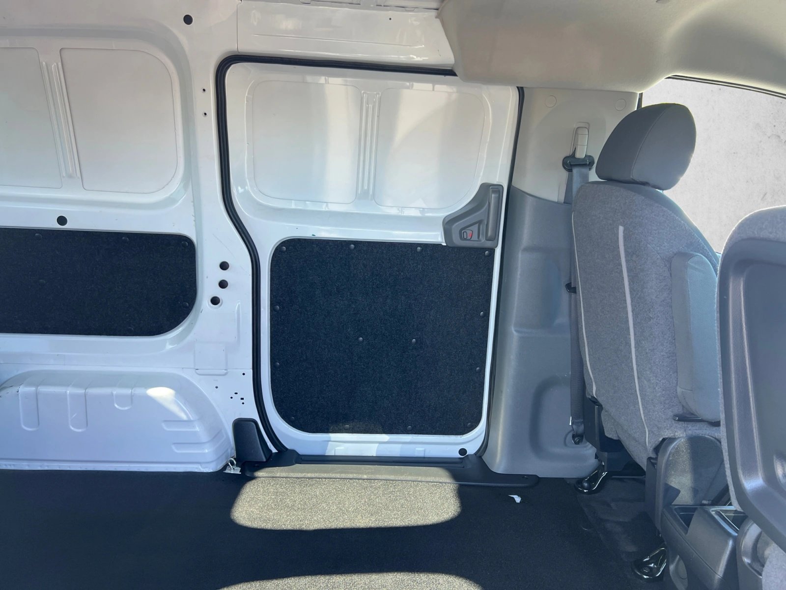 Used 2016 Nissan NV200 S w/ Back Door Glass Package FWD image 25