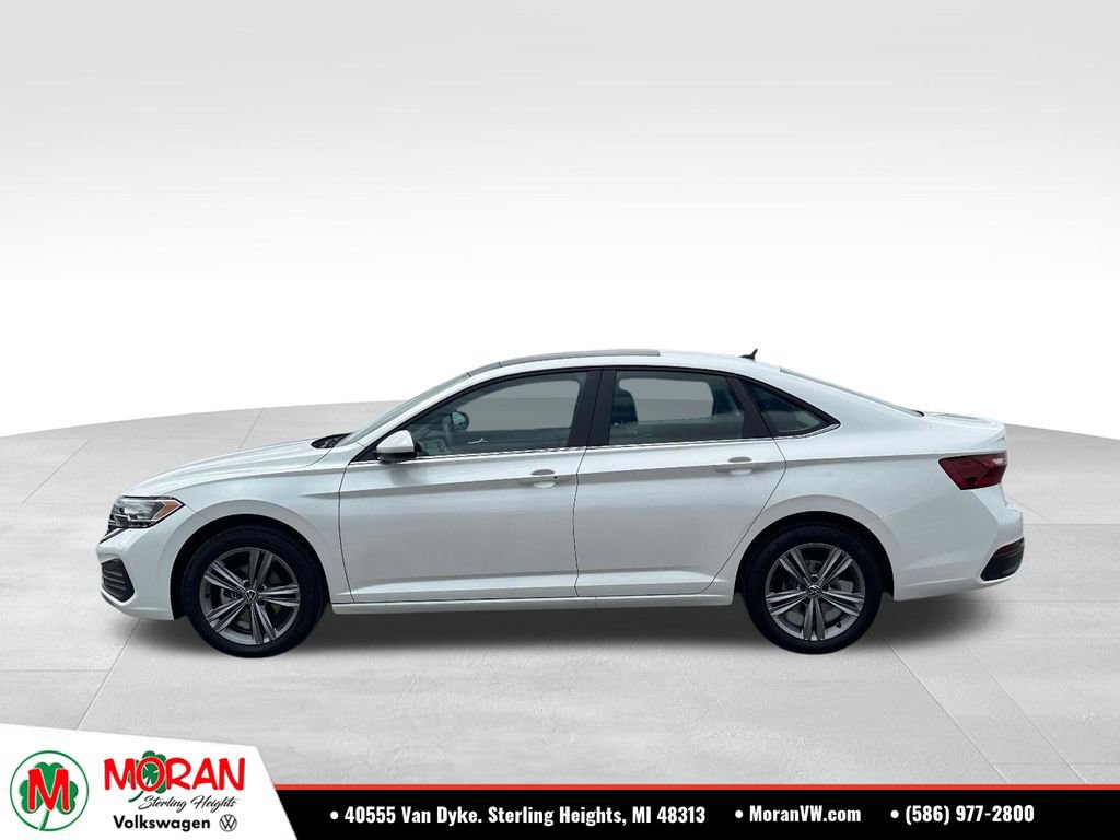 Certified 2023 Volkswagen Jetta SE w/ Panoramic Sunroof Package FWD image 2