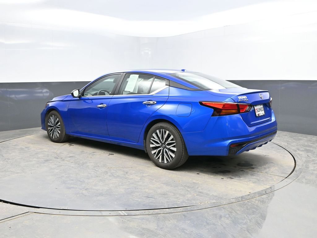 Used 2025 Nissan Altima 2.5 SV image 7
