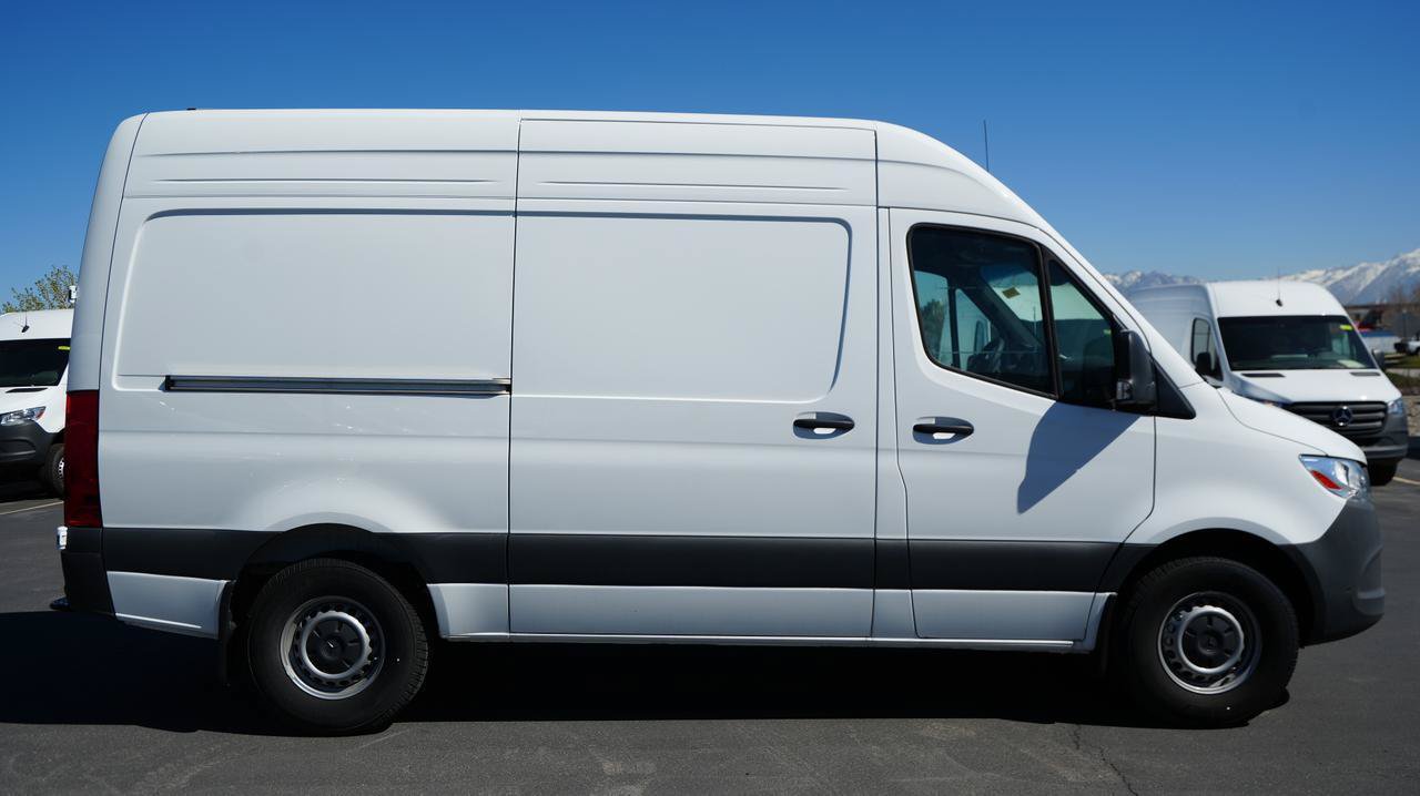 Used 2024 Mercedes-Benz Sprinter 2500 image 5