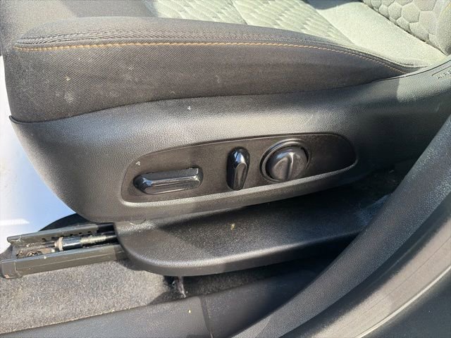 Used 2020 Chevrolet Equinox LT w/ Driver Convenience Package image 8