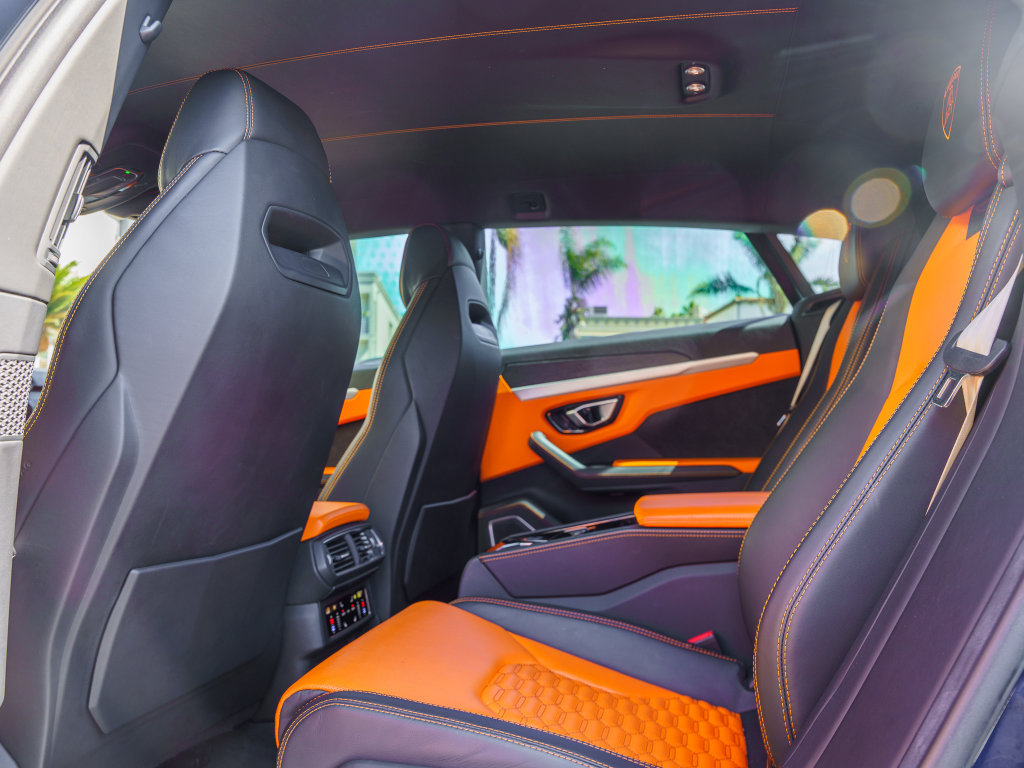 Used 2022 Lamborghini Urus AWD/4WD image 6