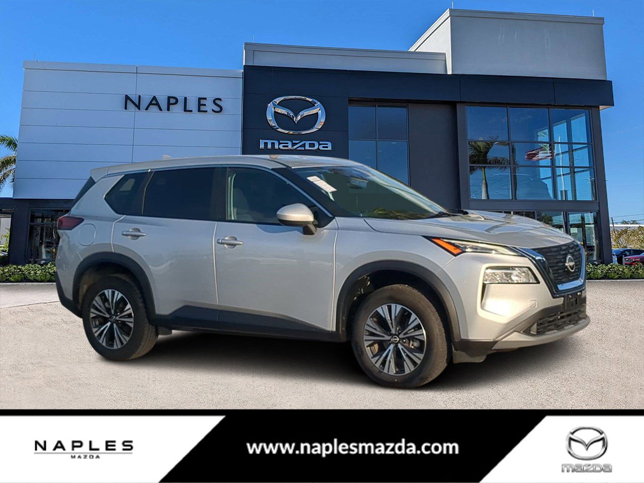 Used 2023 Nissan Rogue SV image 1