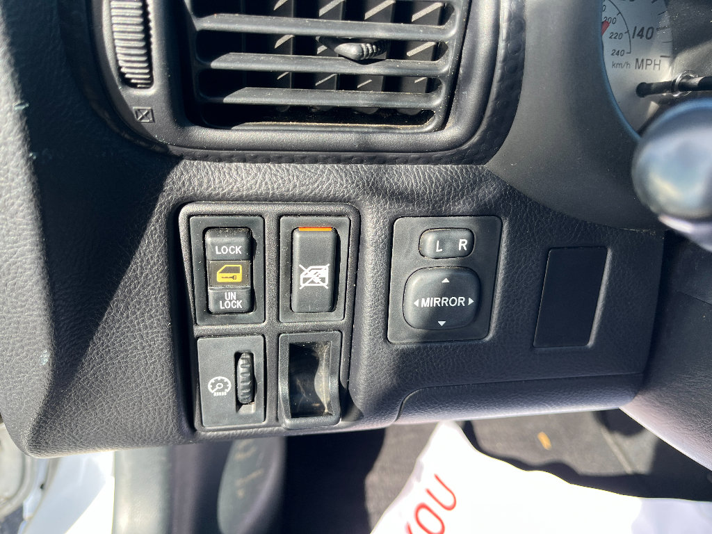 Used 2002 Toyota MR2 image 24