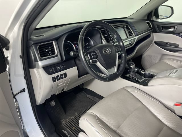 Used 2017 Toyota Highlander Limited Platinum w/ Protection Package #3 AWD/4WD image 3