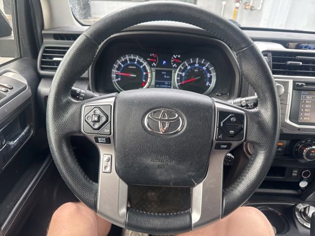 Used 2018 Toyota 4Runner SR5 AWD/4WD image 19