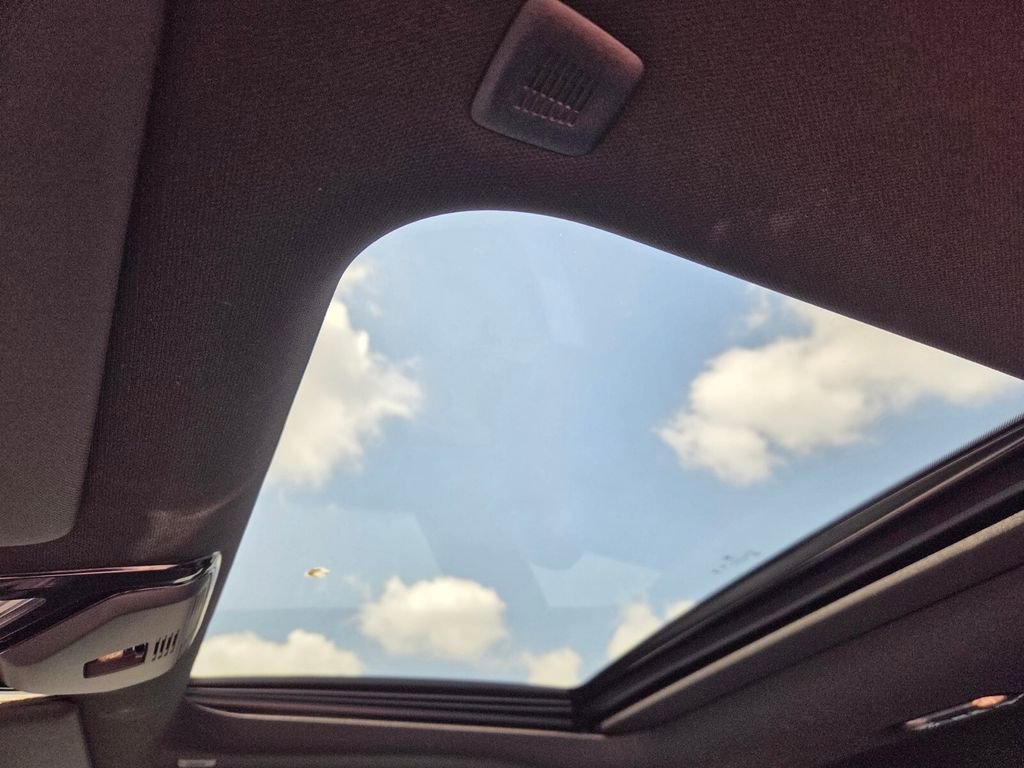 Used 2025 BMW M2 w/ Lighting Package image 6