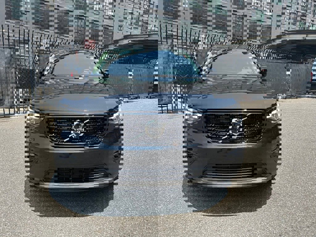 Certified 2025 Volvo XC40 B5 Plus