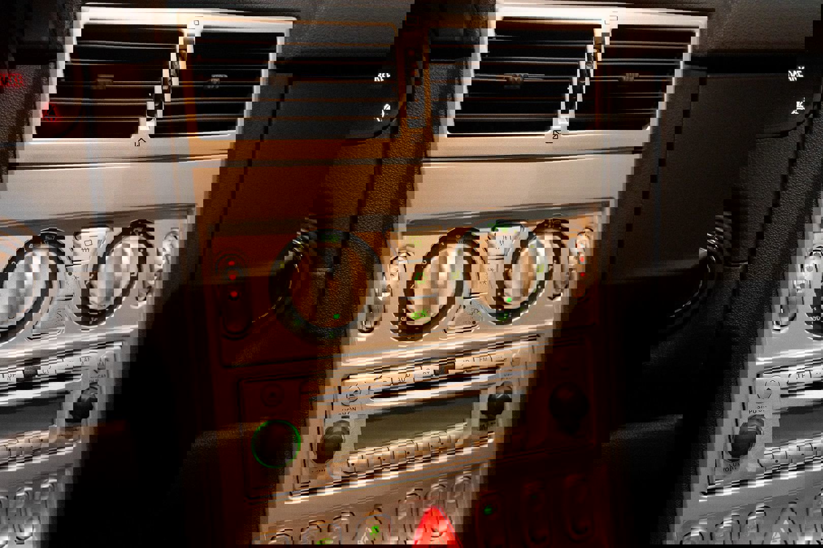 Used 2006 Chrysler Crossfire Coupe image 28