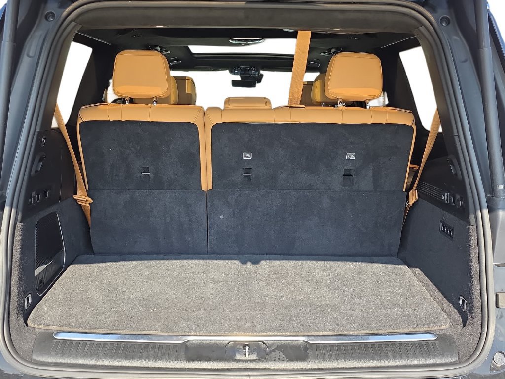 Used 2022 Jeep Grand Wagoneer Series III AWD/4WD image 31