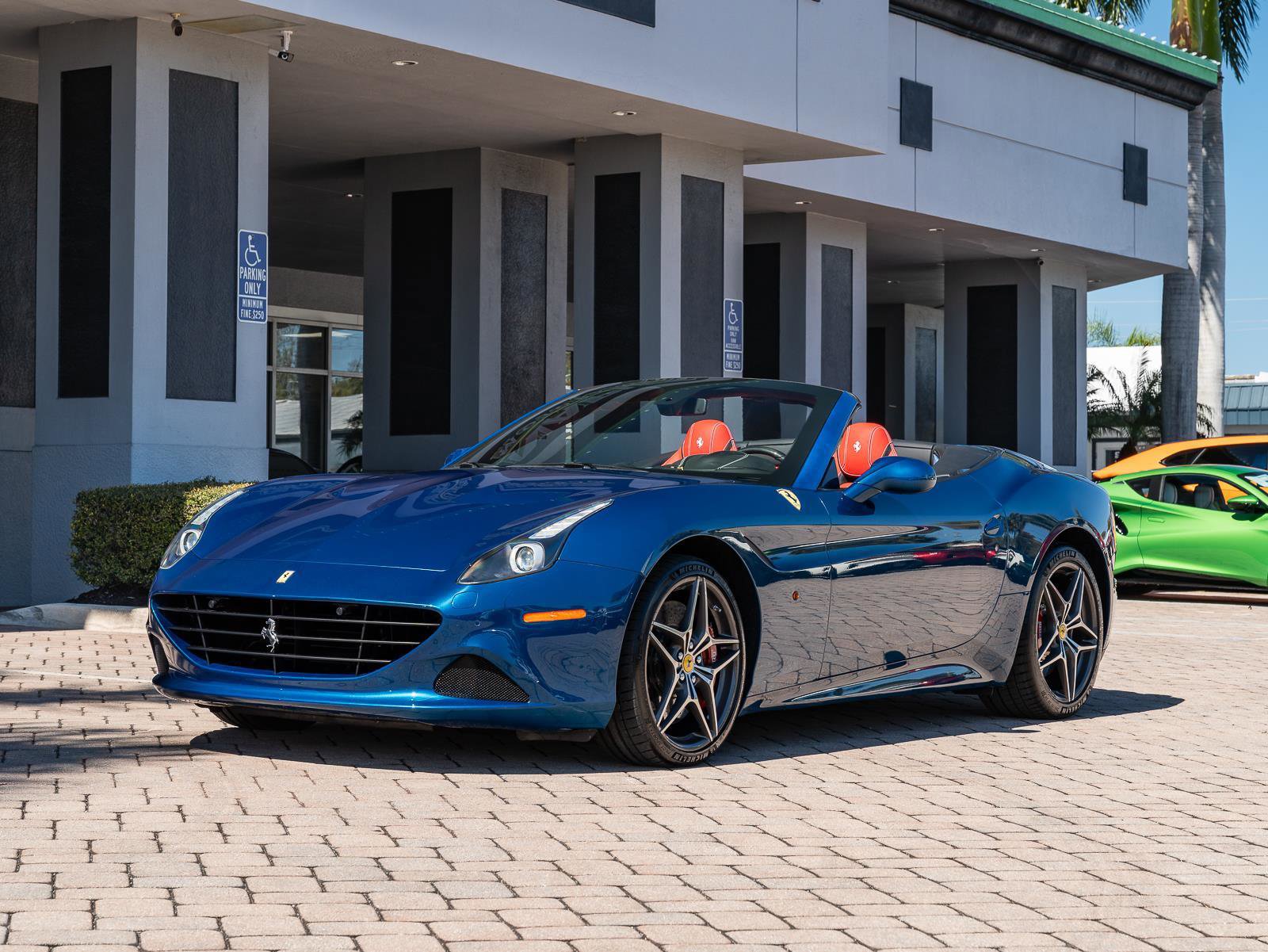 Used 2016 Ferrari California T image 21