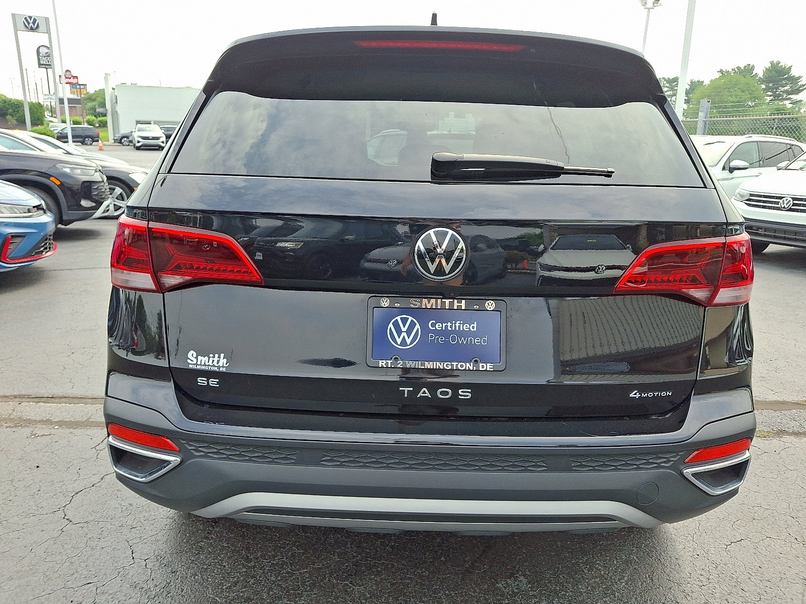 Certified 2024 Volkswagen Taos SE image 5