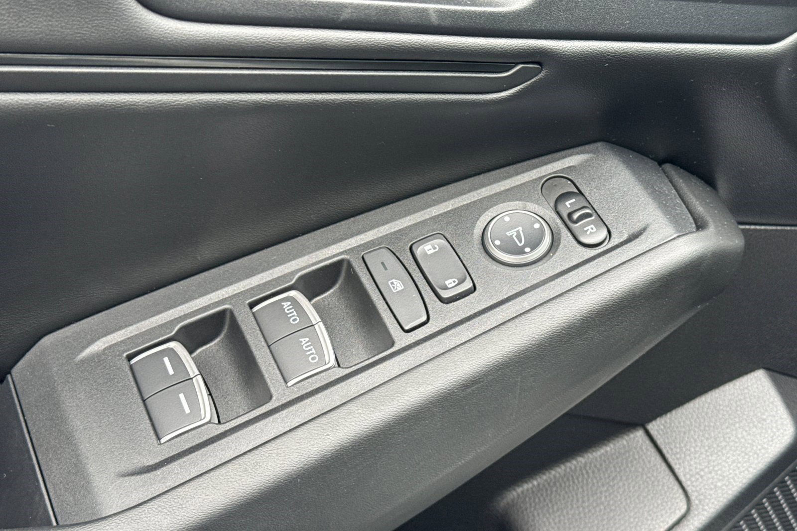 Used 2025 Honda Accord SE image 13