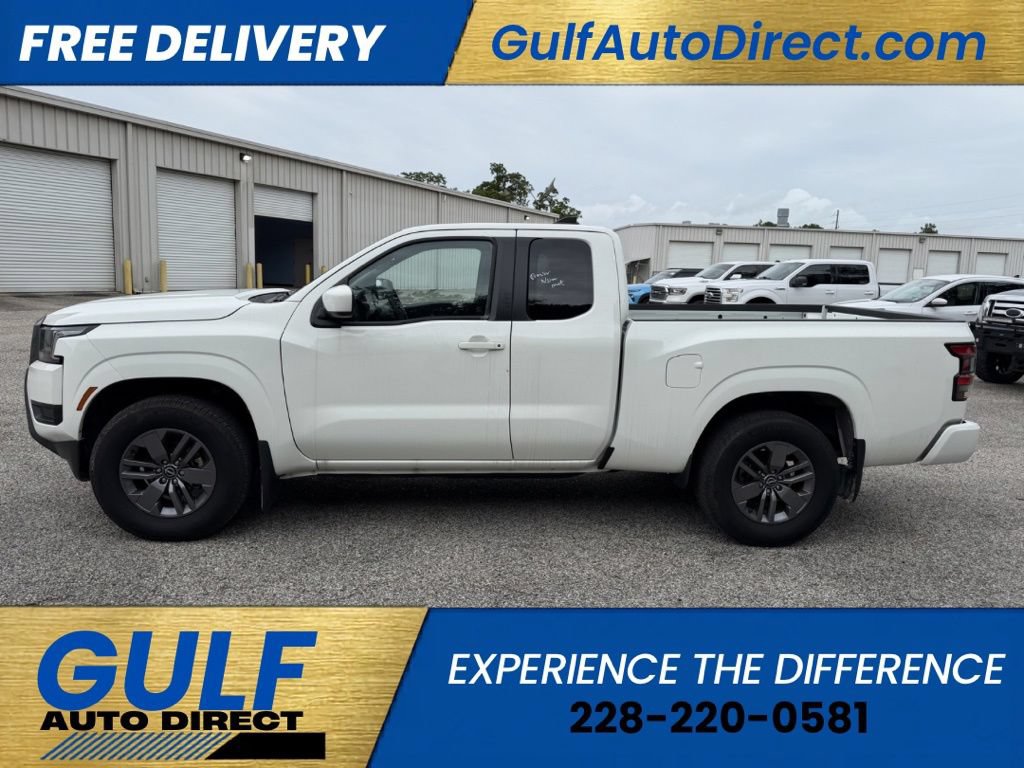 Used 2025 Nissan Frontier SV RWD image 4