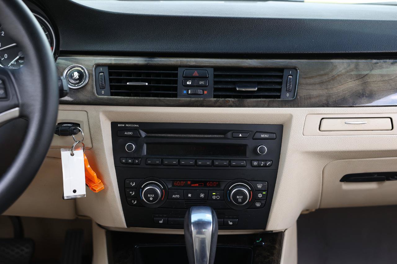 Used 2009 BMW 328i Convertible RWD image 35
