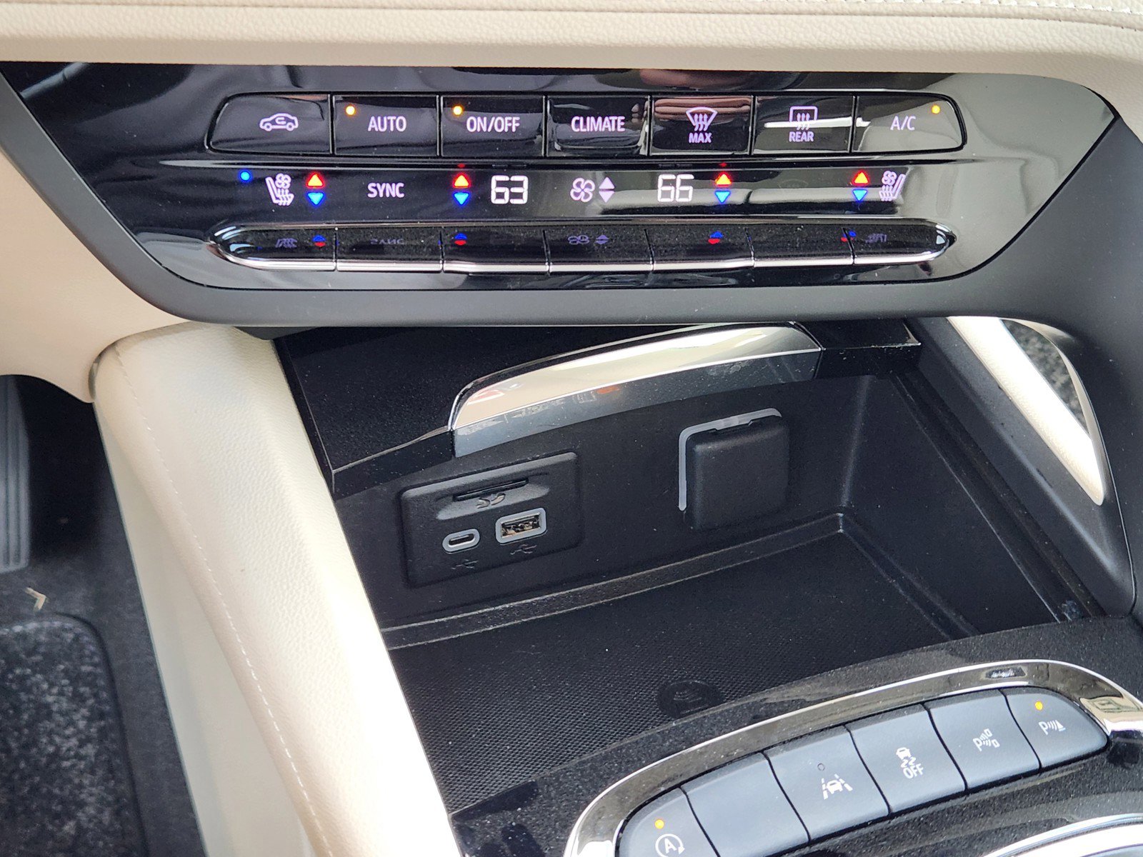 Used 2023 Buick Envision Avenir FWD image 15