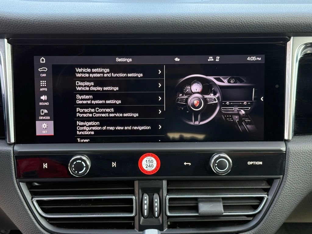 Used 2025 Porsche Macan image 33