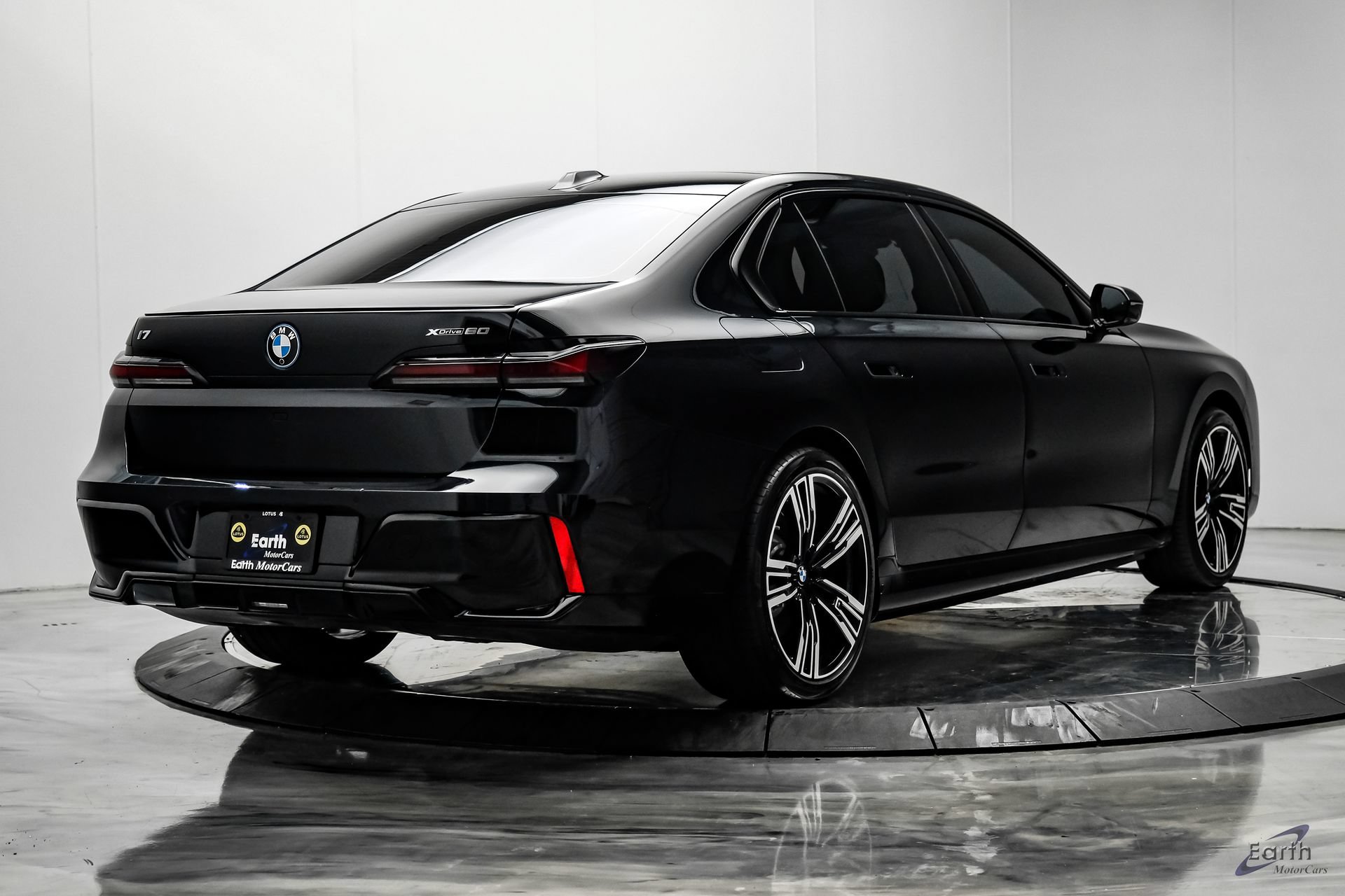 Used 2025 BMW i7 xDrive60 w/ Executive Package AWD/4WD image 18