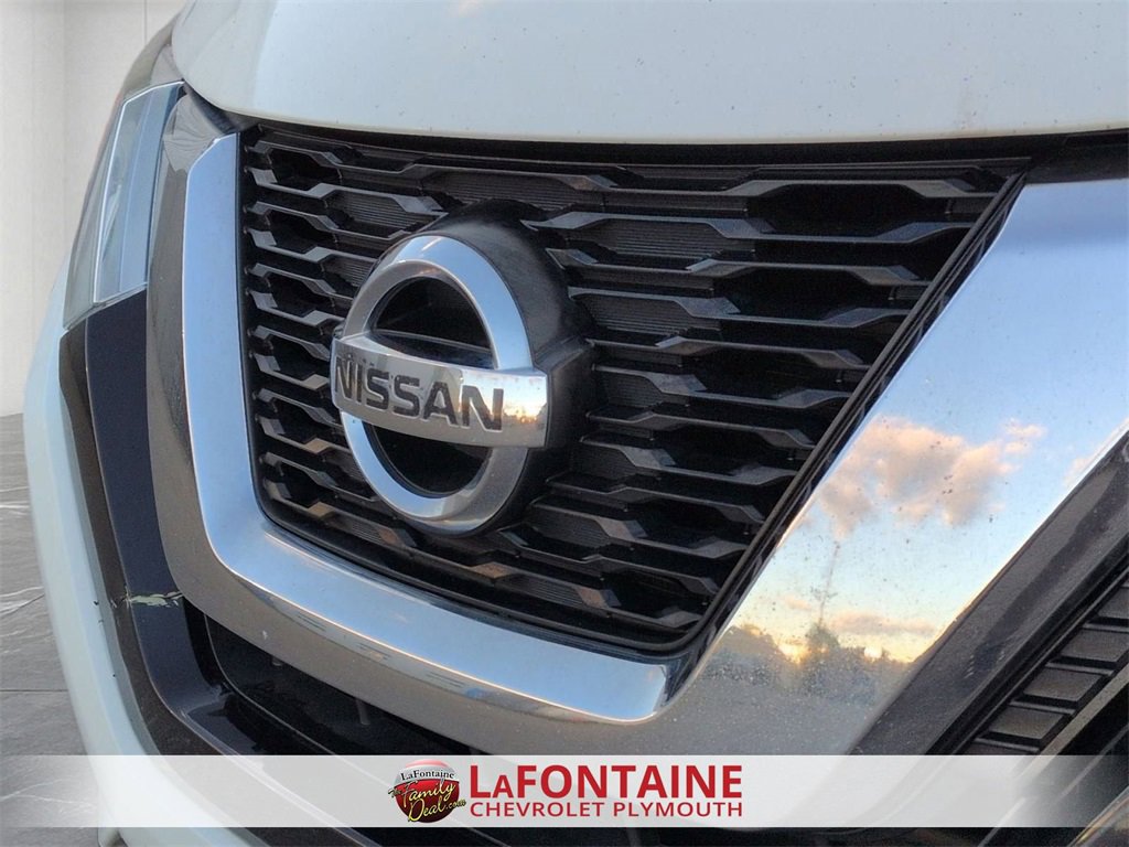 Used 2017 Nissan Rogue S image 28
