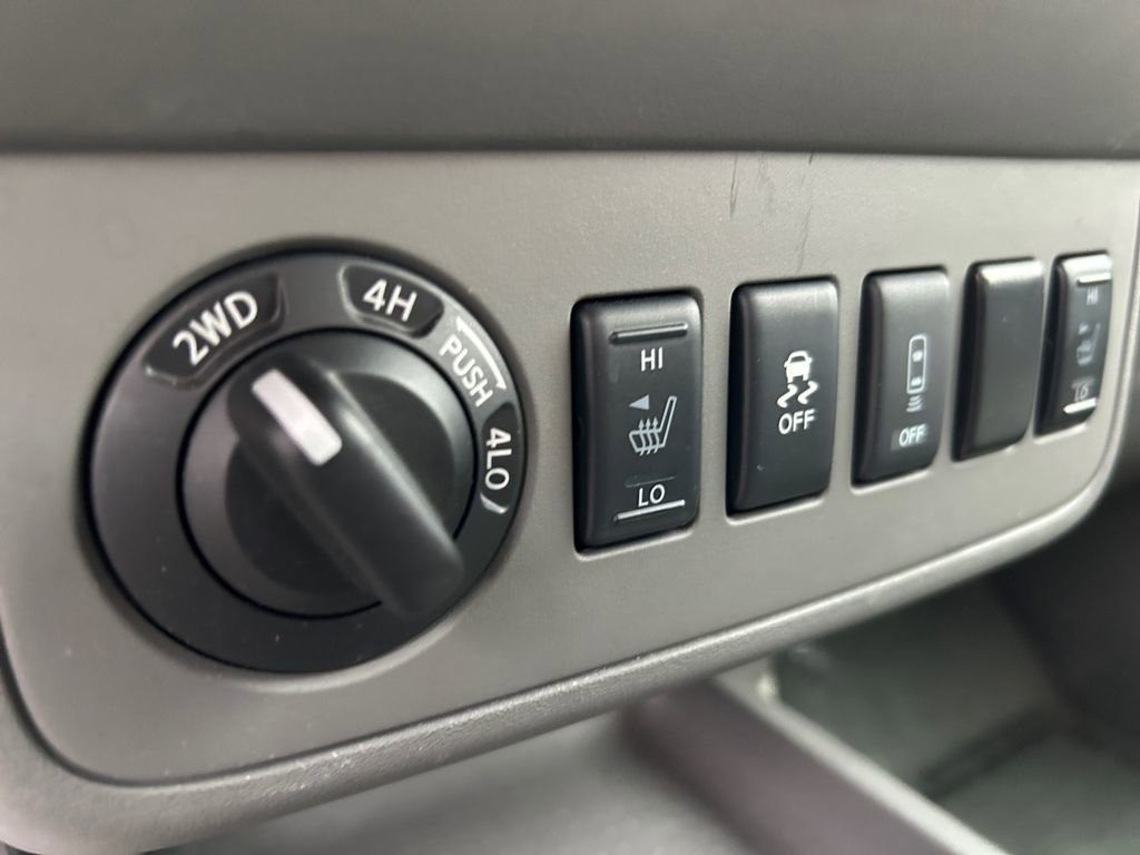 Used 2017 Nissan Frontier SL image 35