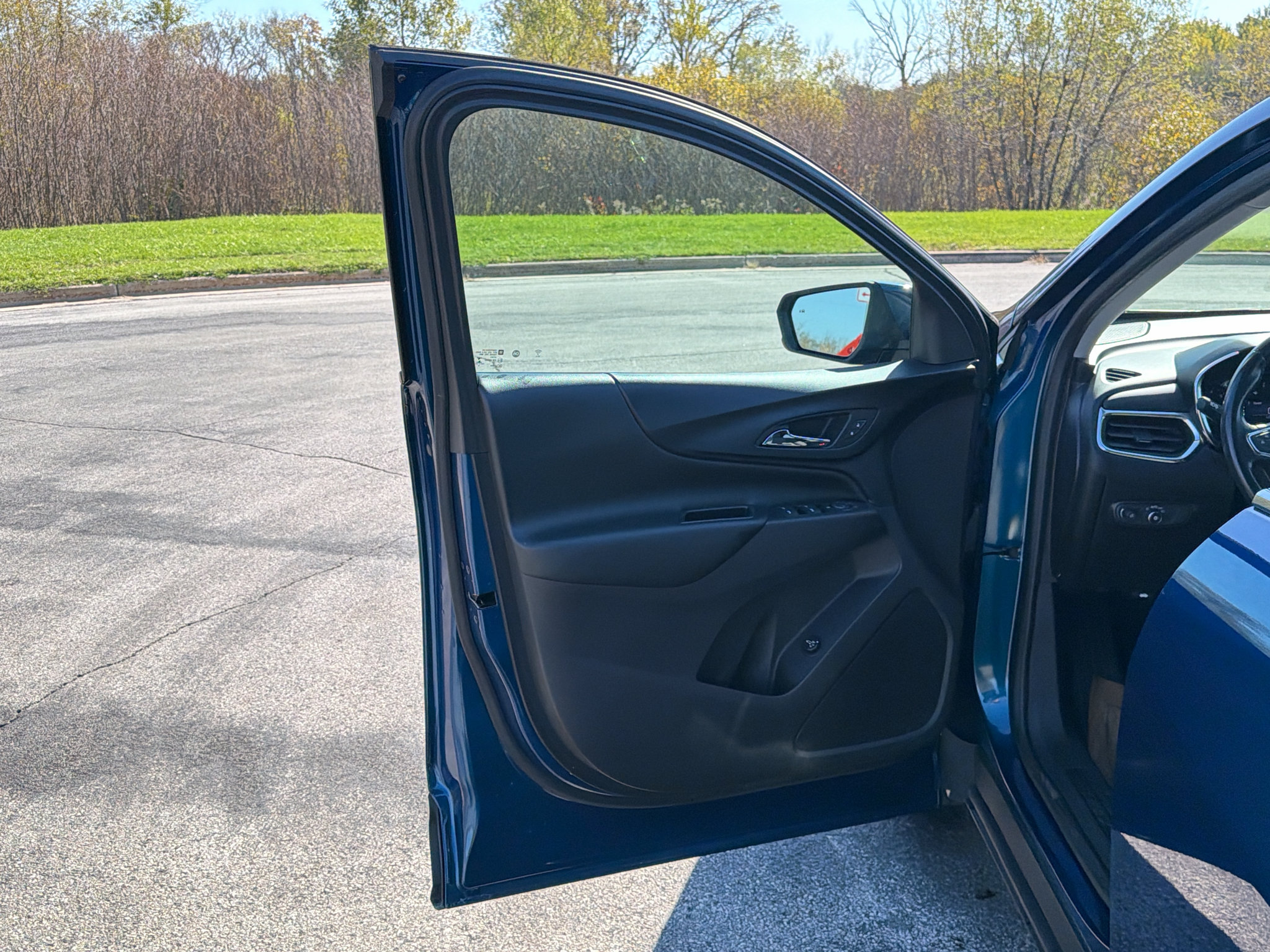 Used 2019 Chevrolet Equinox LT FWD image 10