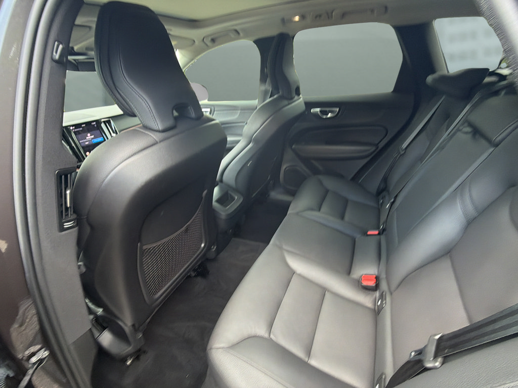 Used 2024 Volvo XC60 B5 Plus AWD/4WD image 11