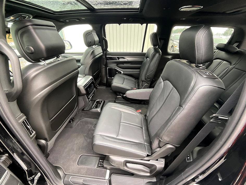 New 2026 Jeep Grand Wagoneer Limited AWD/4WD image 27