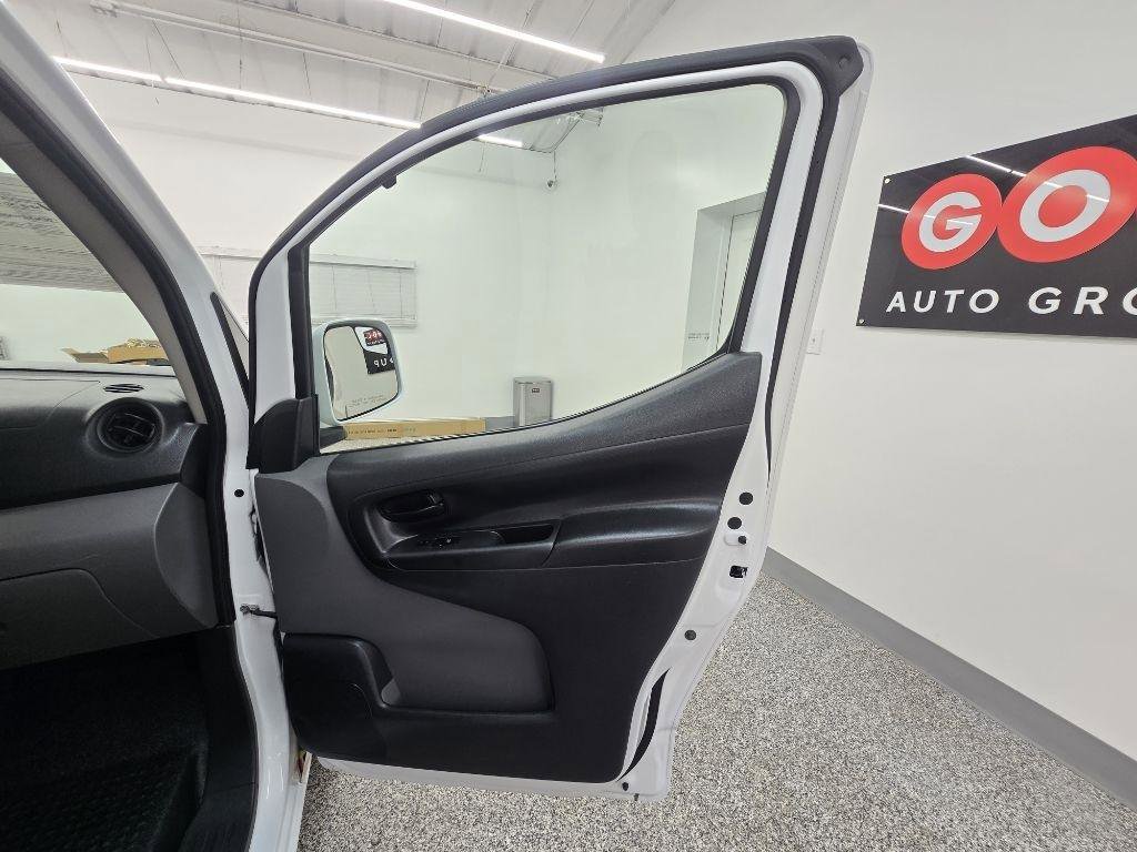 Used 2020 Nissan NV200 SV w/ Back Door Glass Package FWD image 21