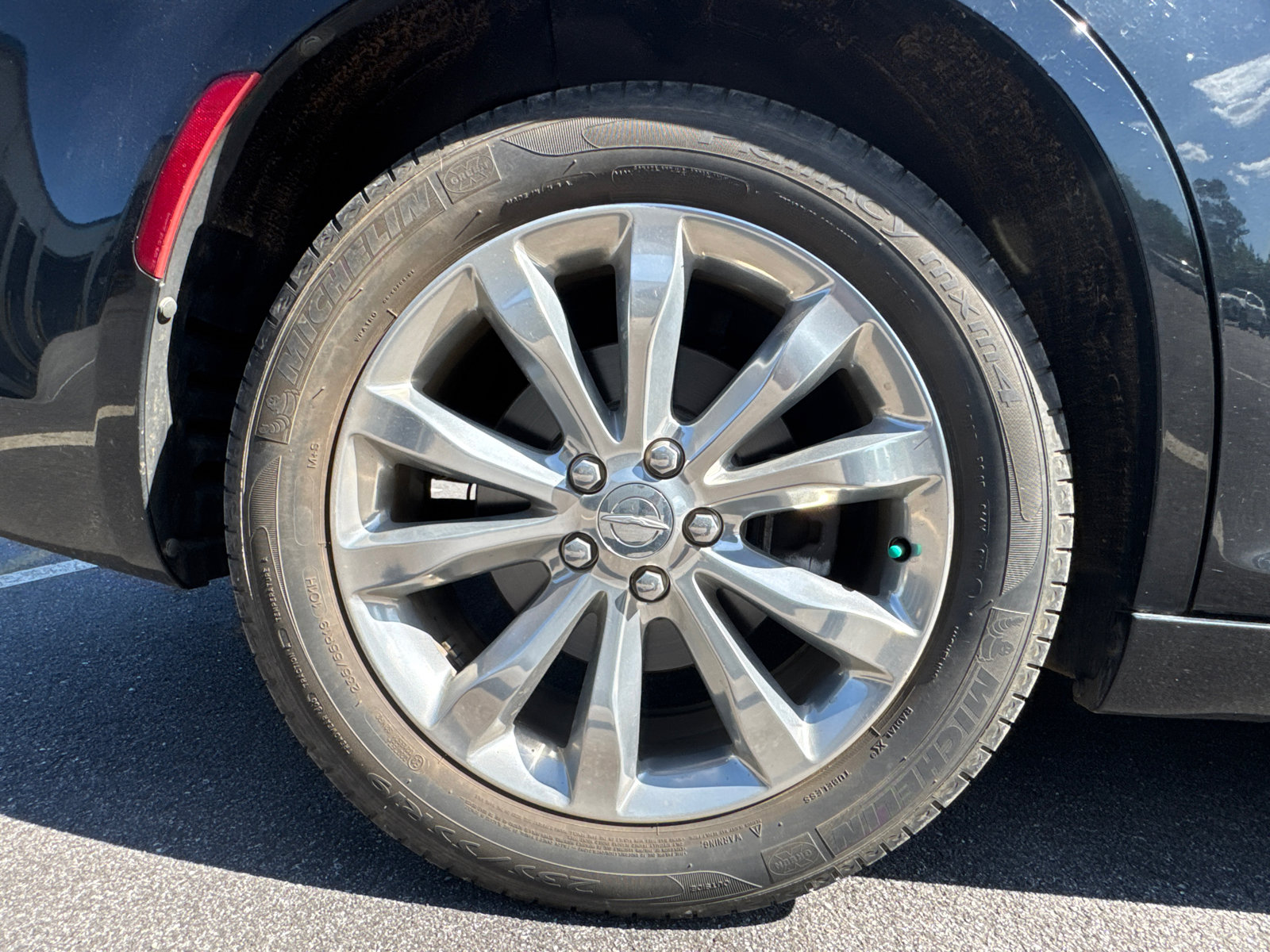 Used 2018 Chrysler 300 Touring L image 20