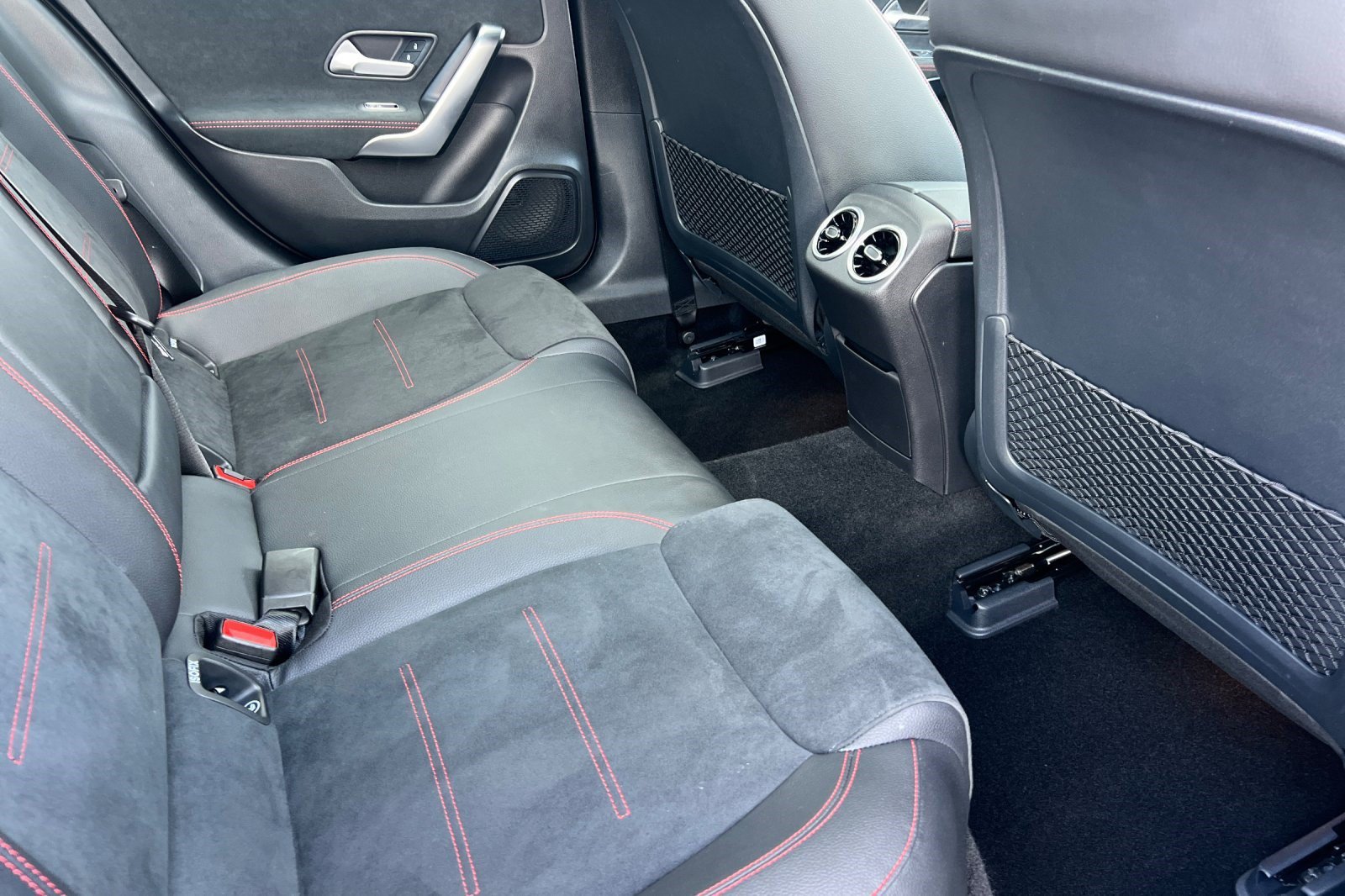 Used 2020 Mercedes-Benz A 220 image 30