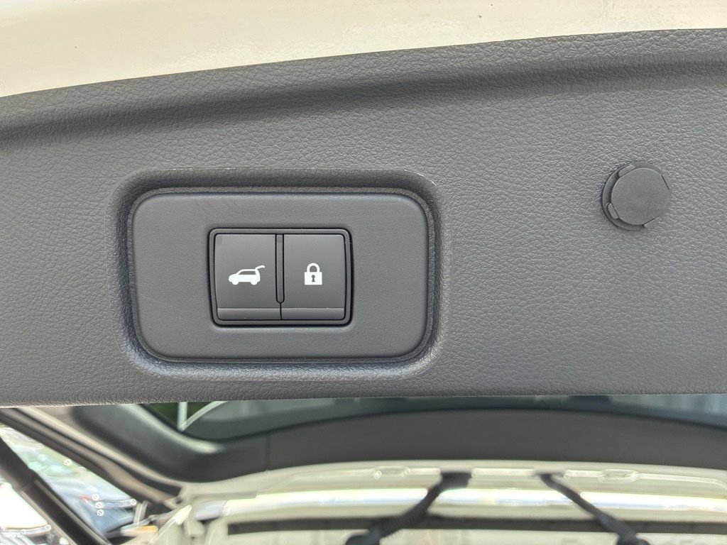 Certified 2024 Nissan Pathfinder Platinum w/ Cargo Package AWD/4WD image 15