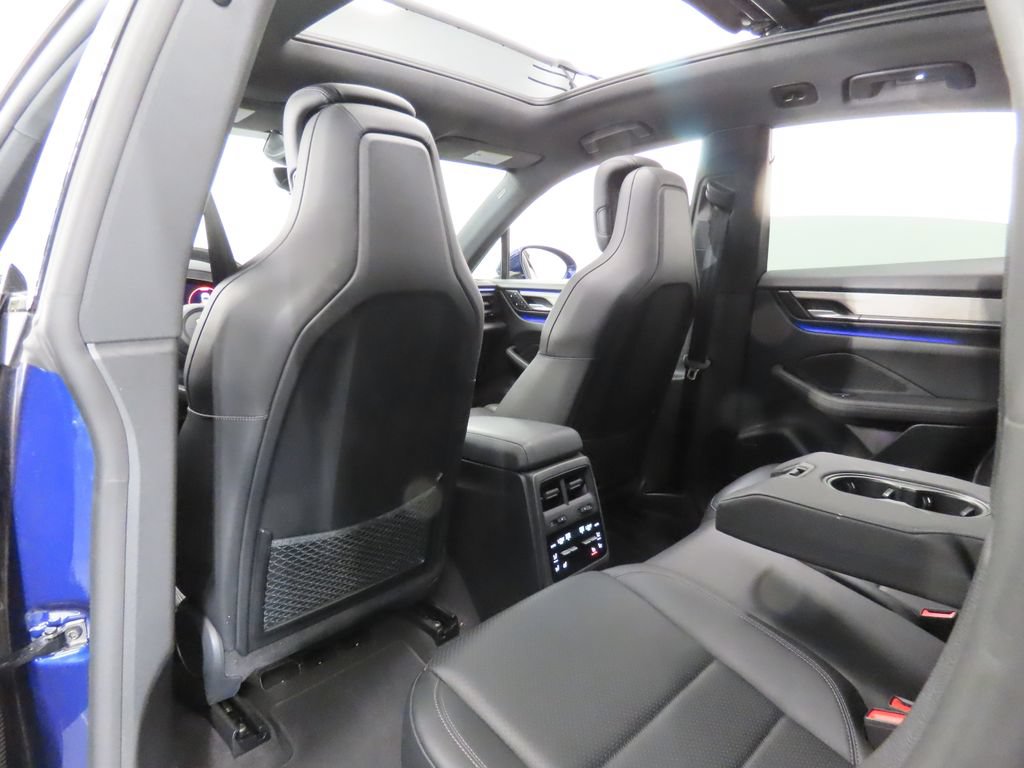 Certified 2024 Porsche Macan 4 Electric AWD/4WD image 44