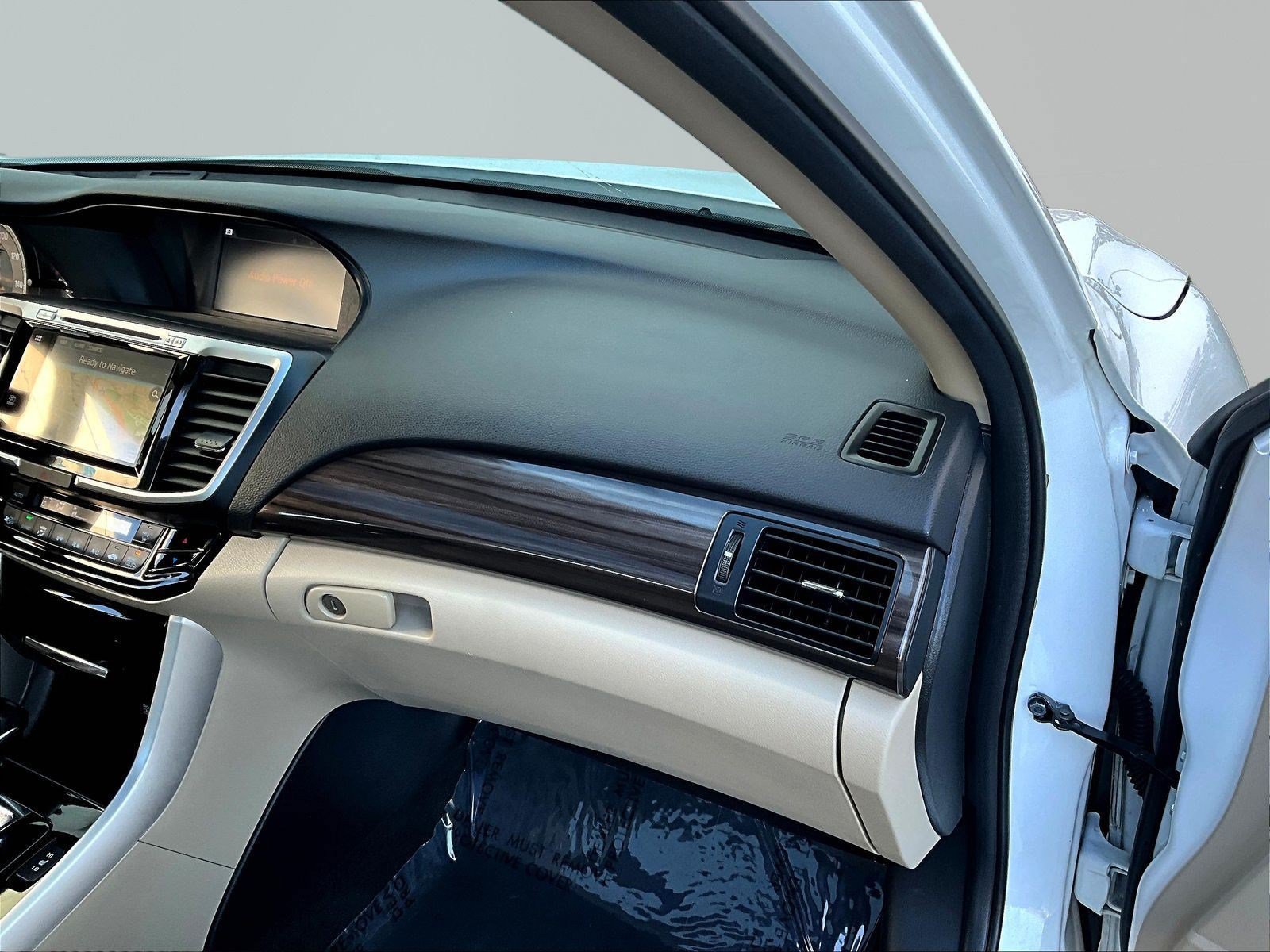 Used 2016 Honda Accord EX-L image 25