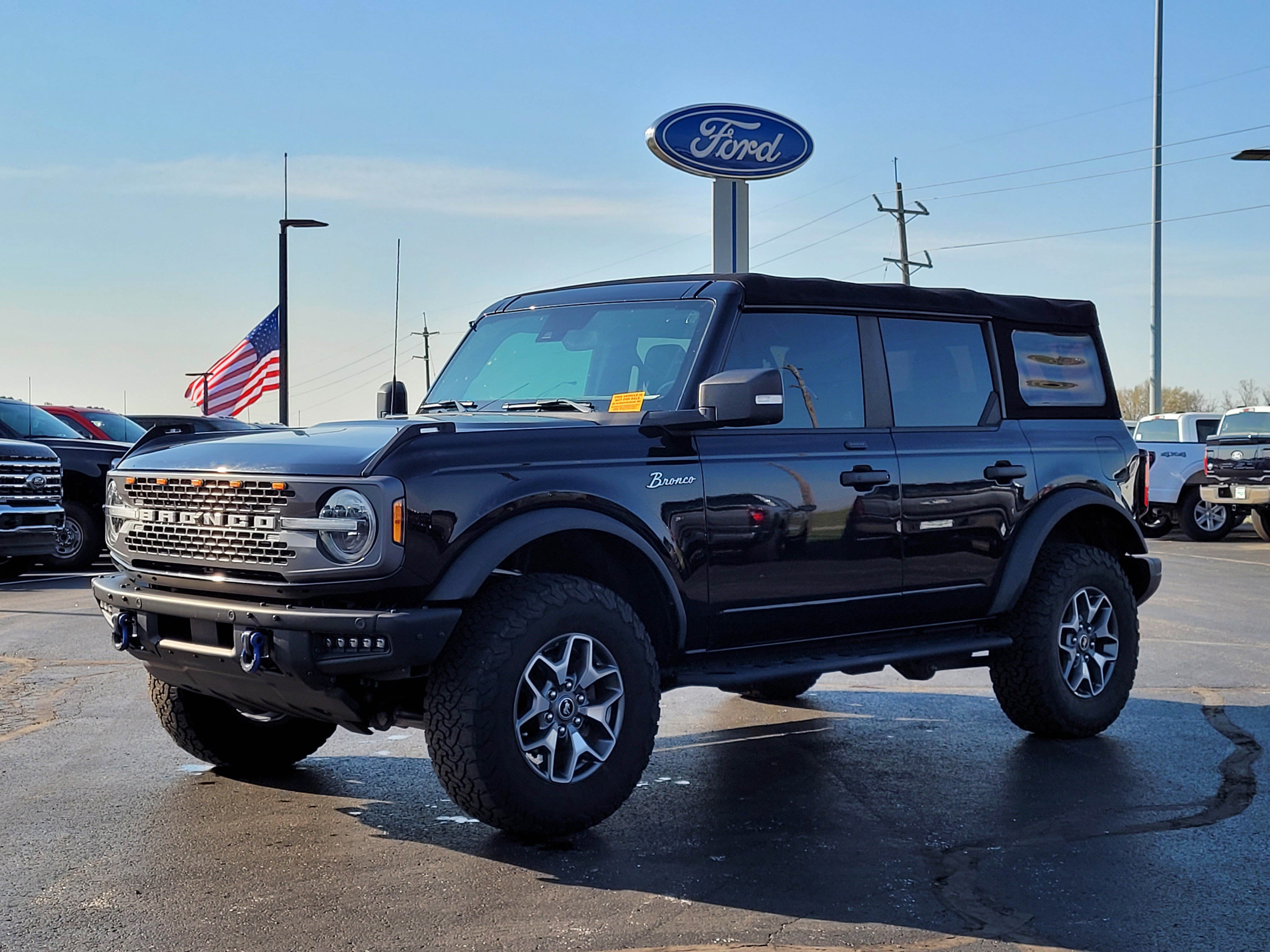 Used 2021 Ford Bronco Badlands image 8