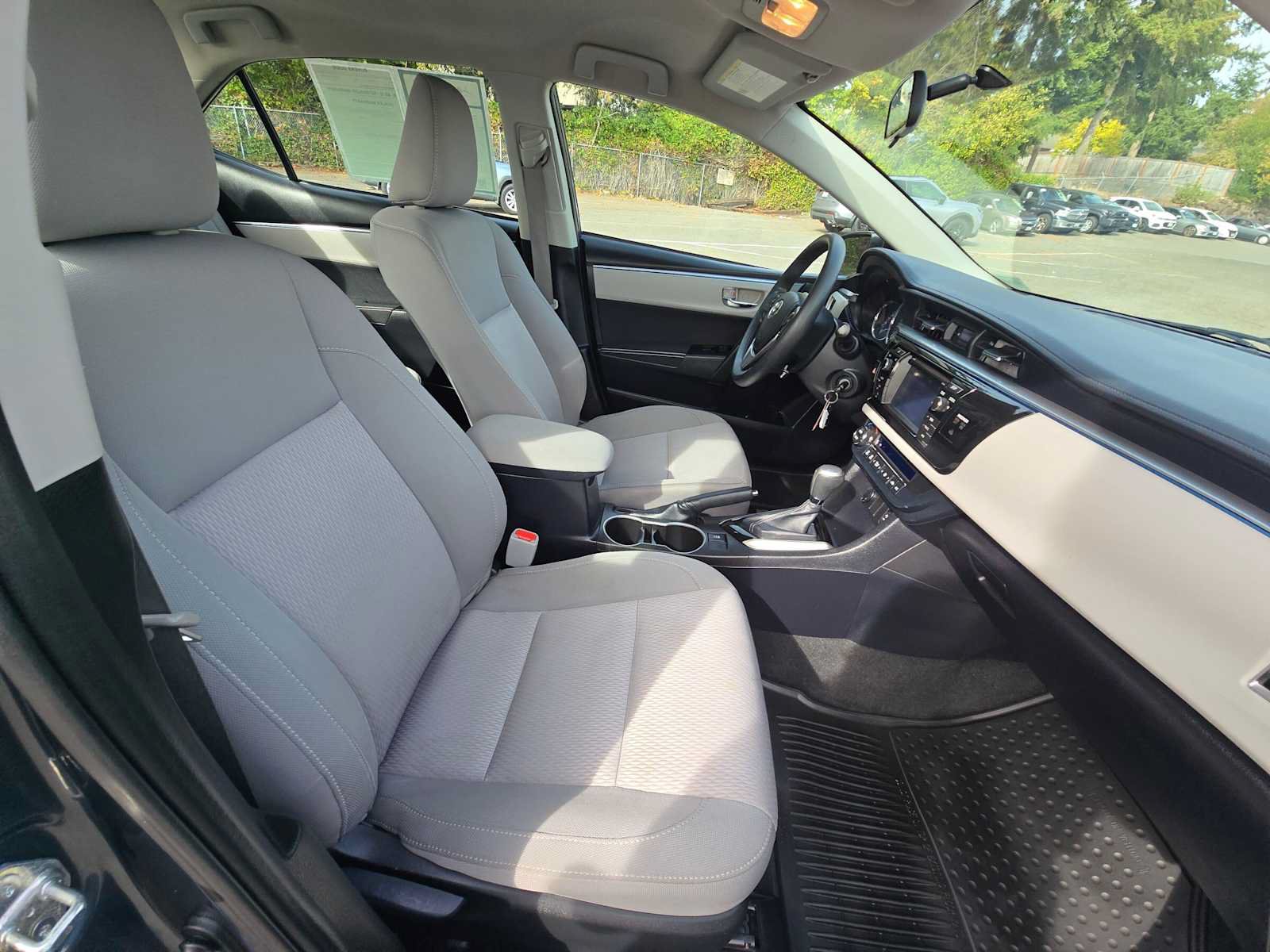 Used 2014 Toyota Corolla LE FWD image 11