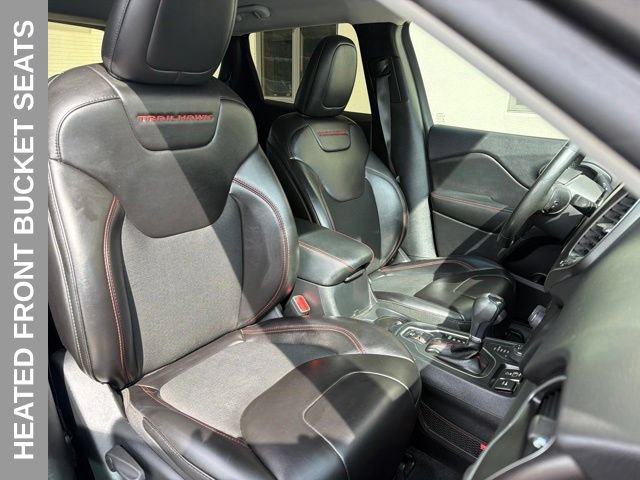 Used 2019 Jeep Cherokee Trailhawk w/ Cold Weather Group AWD/4WD image 4