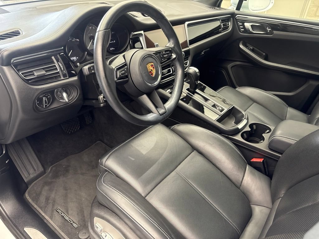 Certified 2024 Porsche Macan S AWD/4WD image 5