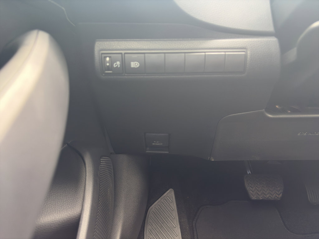Used 2025 Toyota Corolla SE image 29