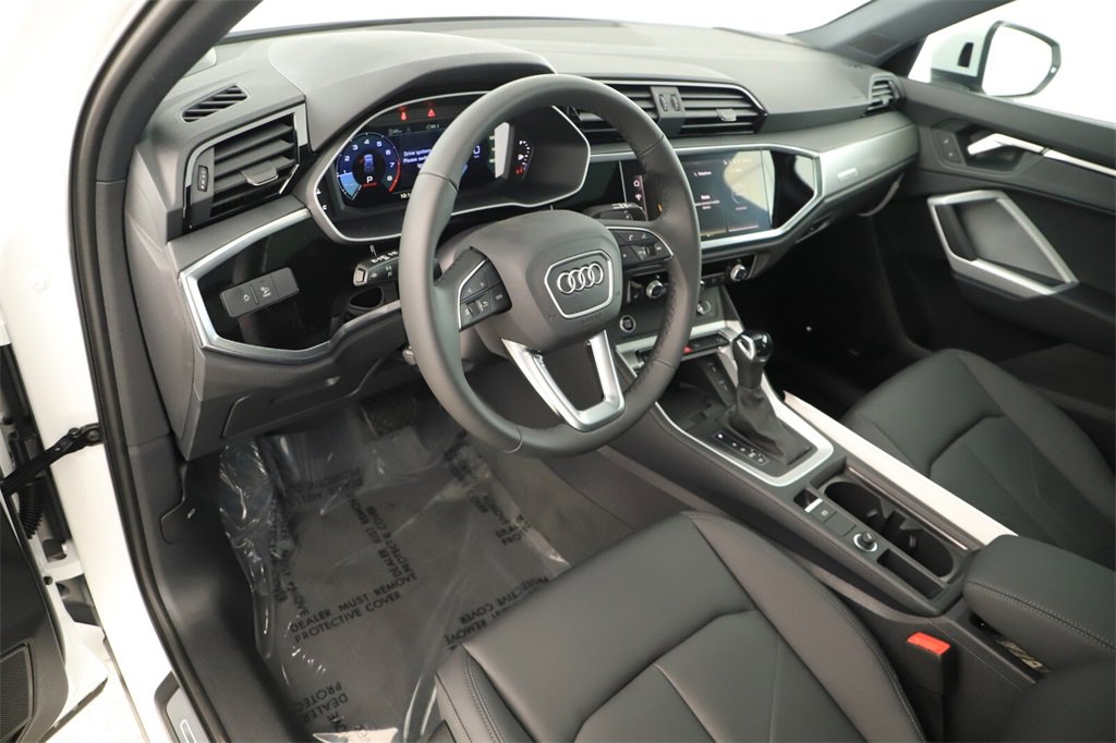 New 2025 Audi Q3 2.0T Premium image 15